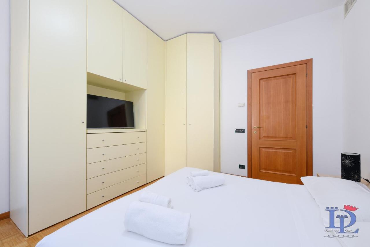Desenzanoloft Official Partner Marriott Homes & Villas - Charming On The Lake Front Lake 데센자노델가르다 외부 사진