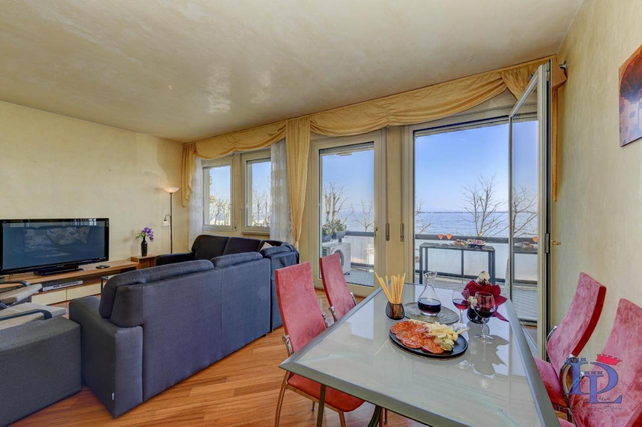 Desenzanoloft Official Partner Marriott Homes & Villas - Charming On The Lake Front Lake 데센자노델가르다 외부 사진