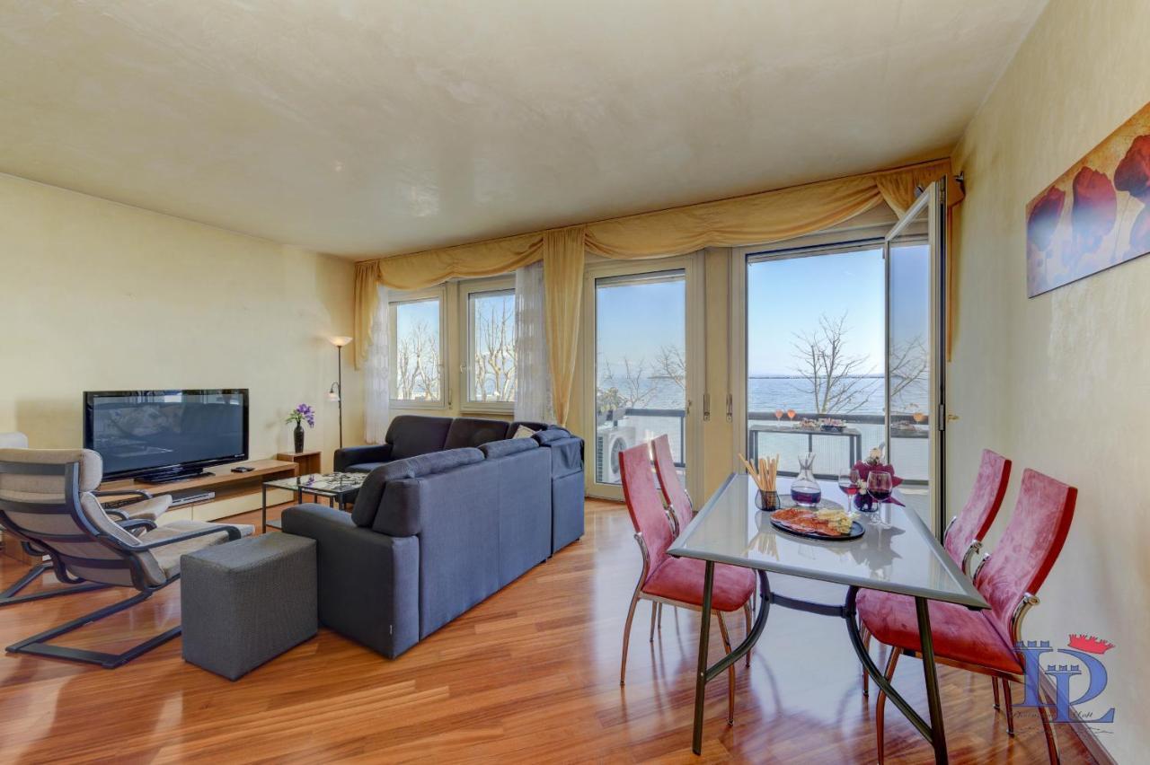 Desenzanoloft Official Partner Marriott Homes & Villas - Charming On The Lake Front Lake 데센자노델가르다 외부 사진