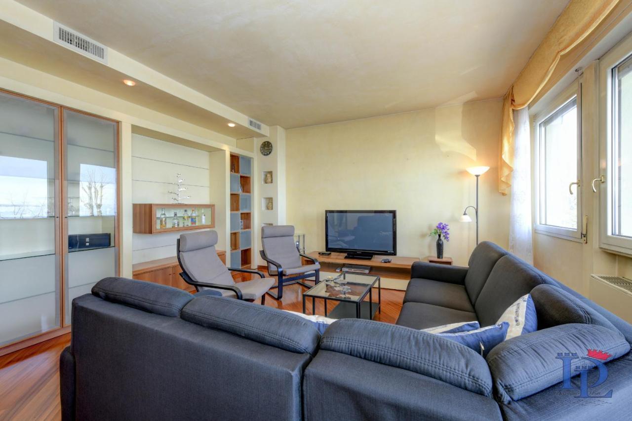 Desenzanoloft Official Partner Marriott Homes & Villas - Charming On The Lake Front Lake 데센자노델가르다 외부 사진
