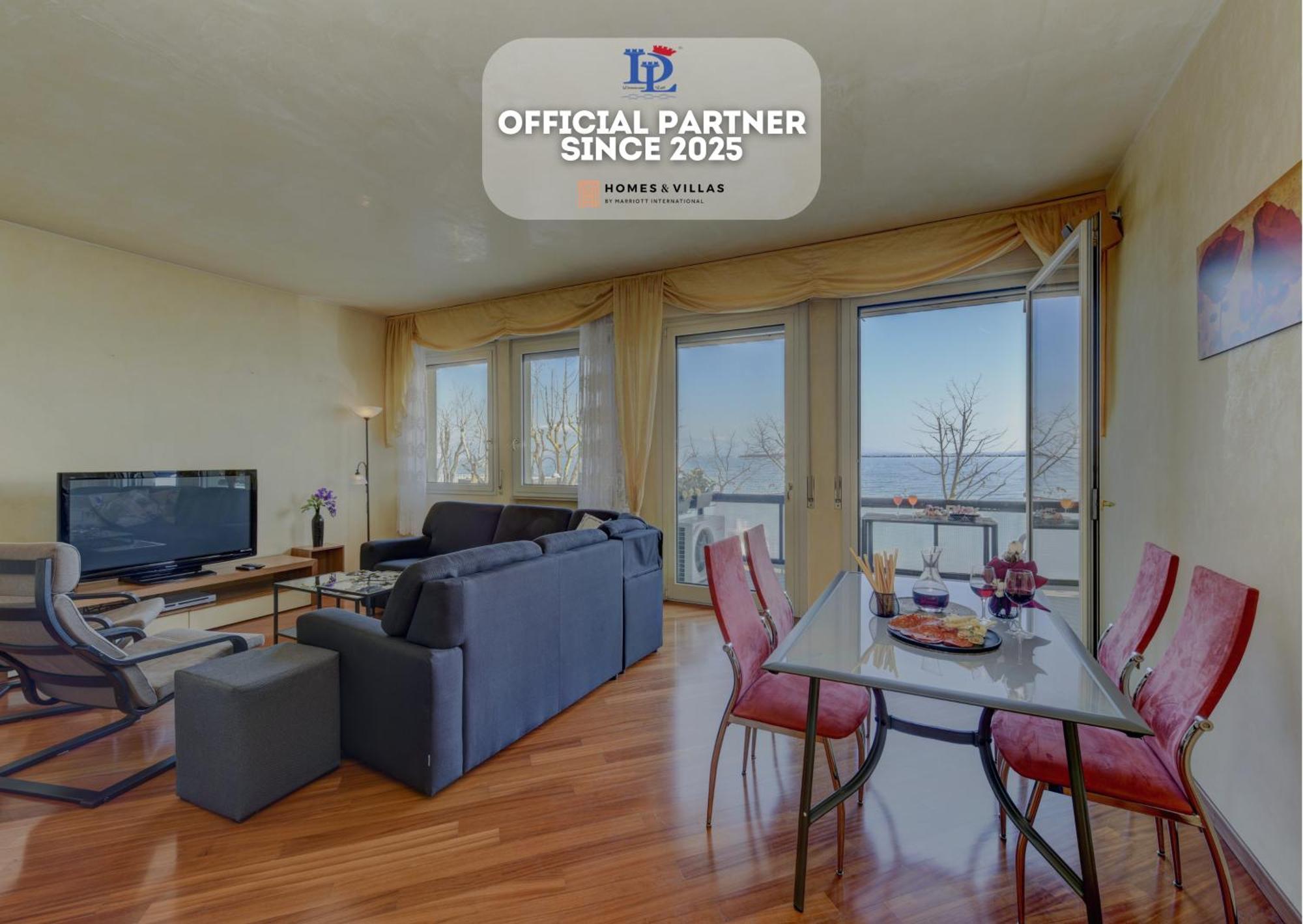 Desenzanoloft Official Partner Marriott Homes & Villas - Charming On The Lake Front Lake 데센자노델가르다 외부 사진